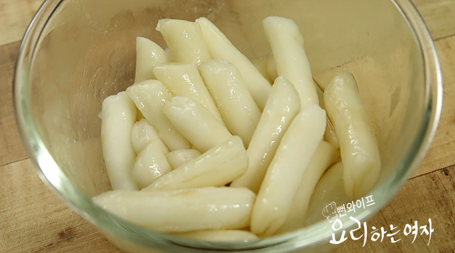 Season the rice cakes — step photo 3