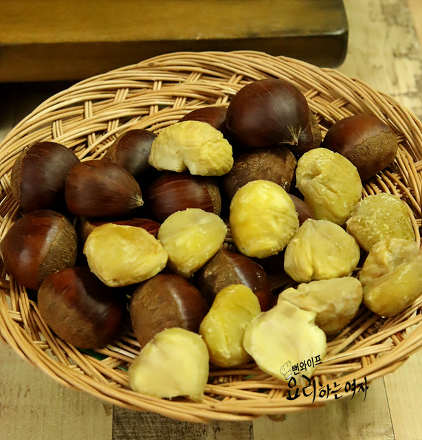Peel the chestnuts — step photo 2