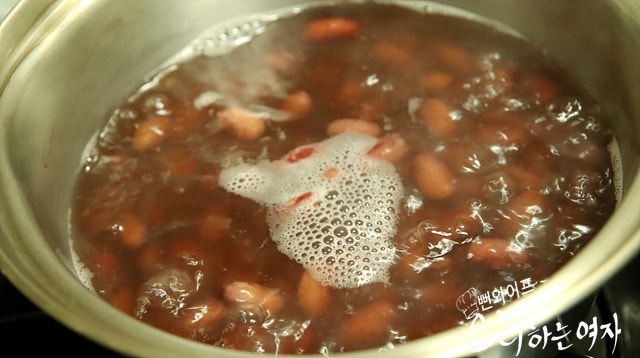 もち米の浸水、豆をゆでる — 手順の写真 2