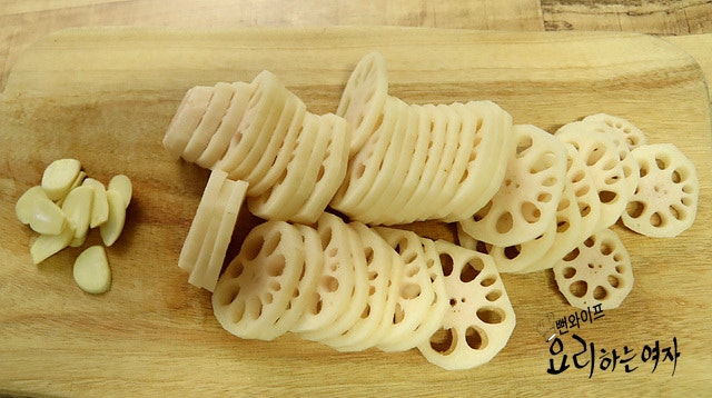 Prepare the lotus root — step photo
