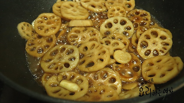Braise the lotus root — step photo 1