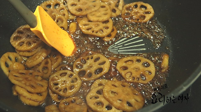 Braise the lotus root — step photo 1