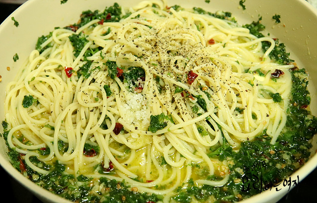 Toss the pasta noodles — step photo 3