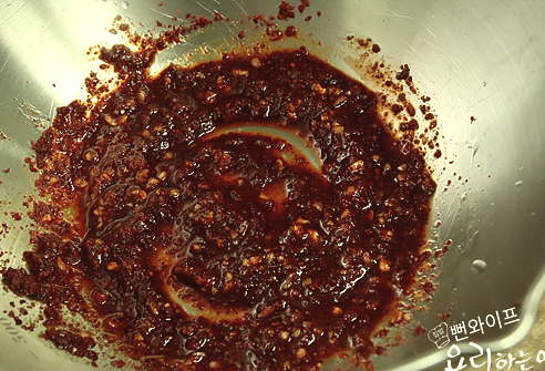 Prepare the vegetables and make the dressing — step photo 3
