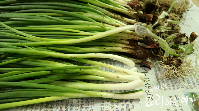 Trim the scallions — step photo