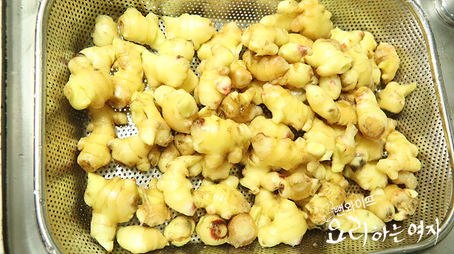 Clean and prep the ginger — step photo 3