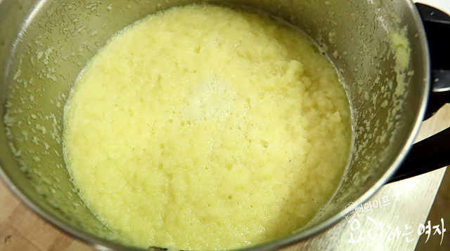 Extract the ginger juice — step photo 2