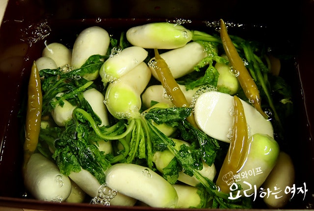 Pour the broth and ferment — step photo 2
