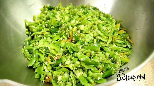 Process the chili peppers — step photo 2