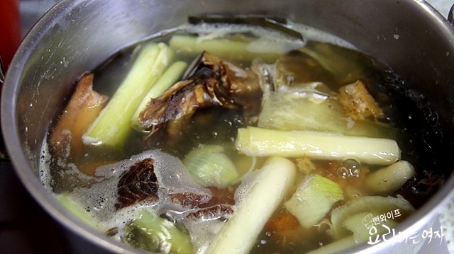 Make the kimchi broth — step photo 2