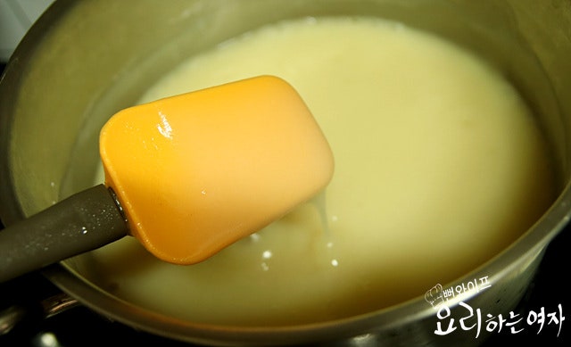 Cook the glutinous rice paste — step photo 2