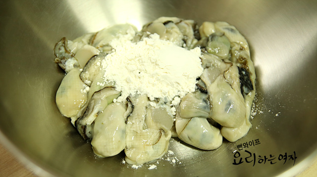 Coat with flour — step photo 1
