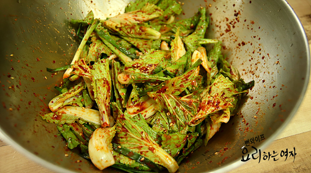 Toss with seasonings — step photo 2