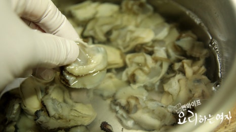 How to clean oysters — step photo 3