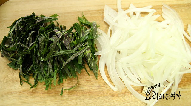 Prepare vegetables and mix braising sauce — step photo 1