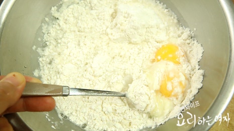 Make the batter — step photo 1