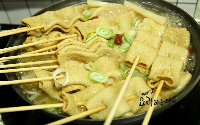 Boil the fish cake soup — step photo 2