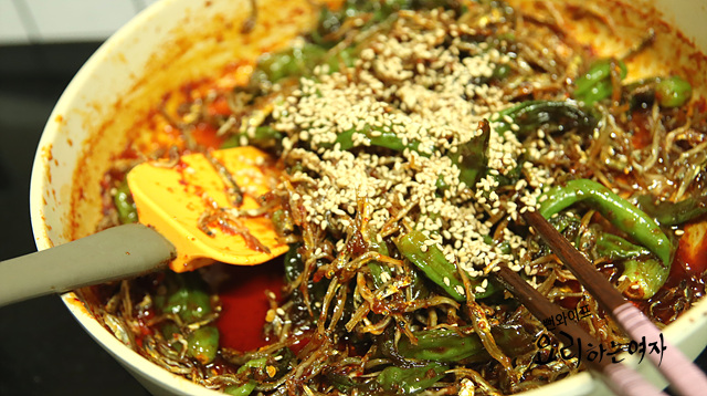 Add the anchovies and finish — step photo 2