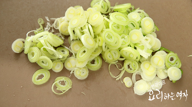 Cut the ingredients — step photo 2