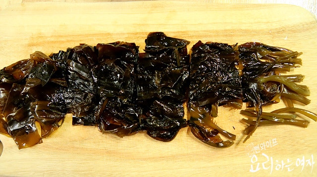 Clean the fresh seaweed — step photo 2