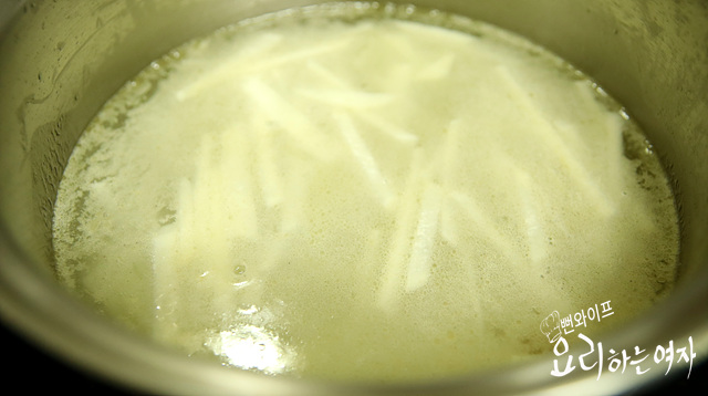 Boil the radish — step photo 2