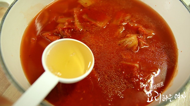 Add ingredients to the pot — step photo 2