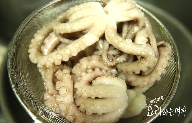 How to clean small octopus — step photo 2