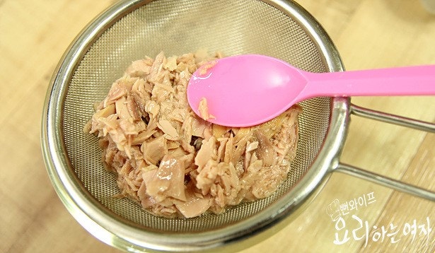 Make the tuna mayo — step photo 1