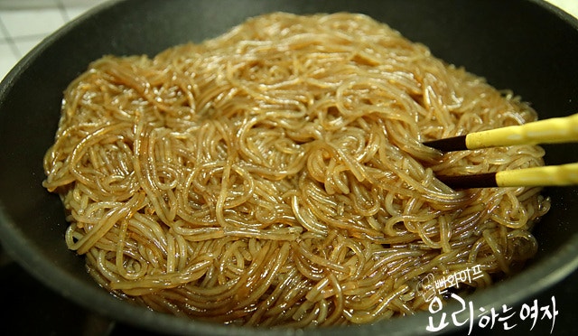 Season the glass noodles — step photo