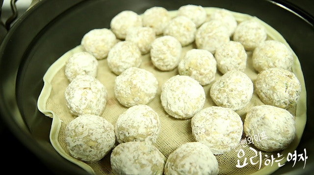 Steam the dumplings — step photo 1