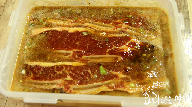 Marinate the ribs — step photo 1