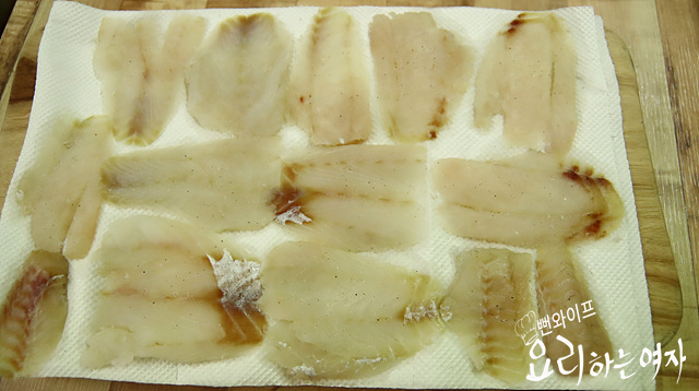 Prepare the pollock fillets — step photo 2