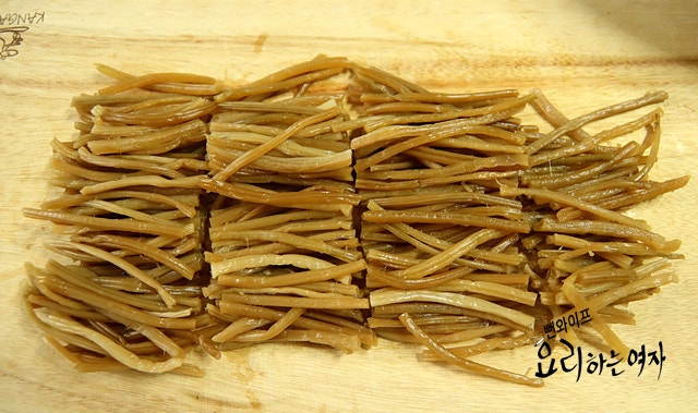 Season the sweet potato stems — step photo 1