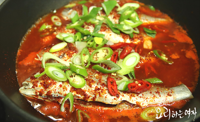 Add the fish and braise — step photo 2