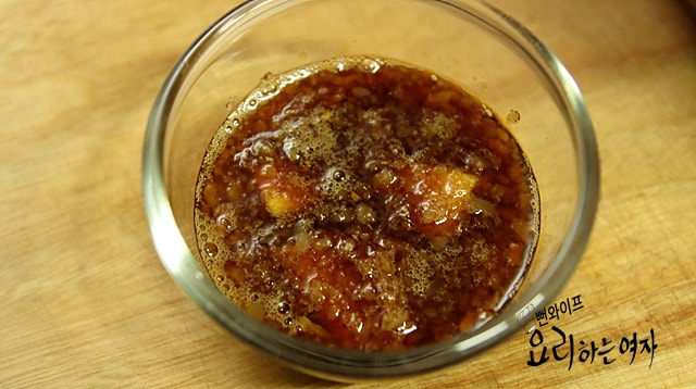 Chop ingredients and make rib seasoning — step photo 2