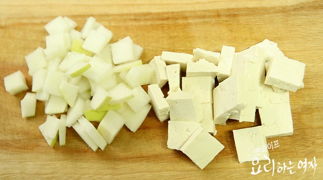 Cut the ingredients — step photo 1