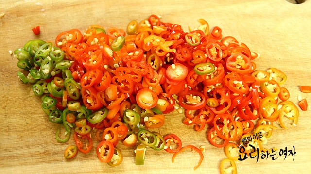 Slice the chili peppers — step photo 2