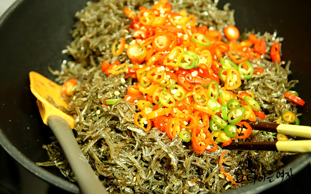 Stir-fry with seasoning — step photo 2