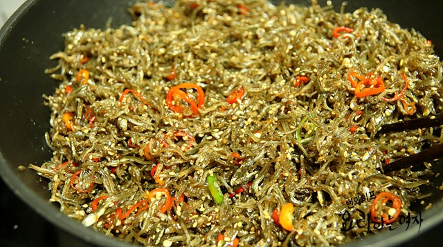 Stir-fry with seasoning — step photo 2
