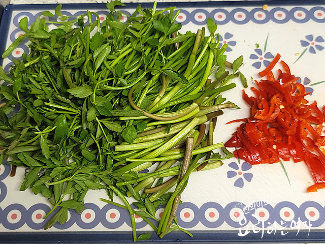 Cut the ingredients — step photo