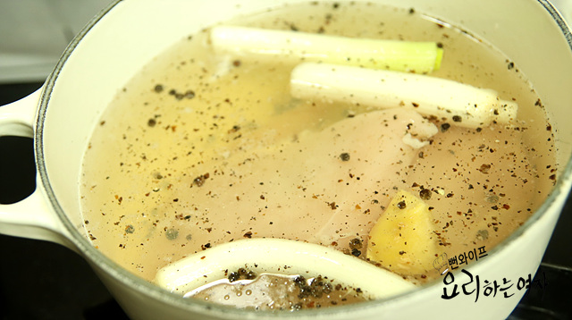 Boil the chicken breast — step photo 1