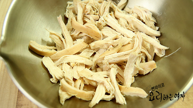 Boil the chicken breast — step photo 3