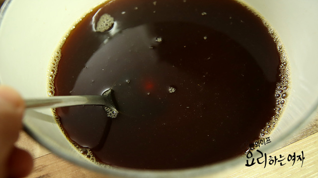 Braise in the soy liquid — step photo 1
