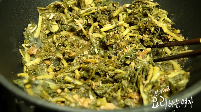 Stir-fry and simmer — step photo 1
