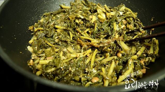Stir-fry and simmer — step photo 2
