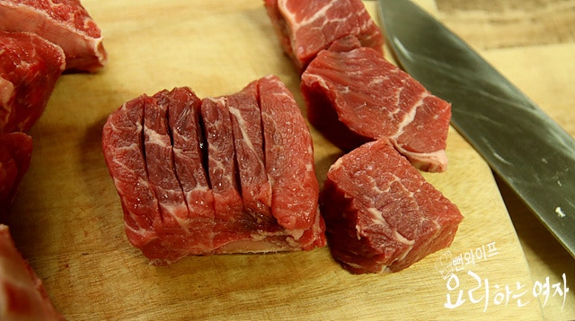 Trim the beef short ribs — step photo 2