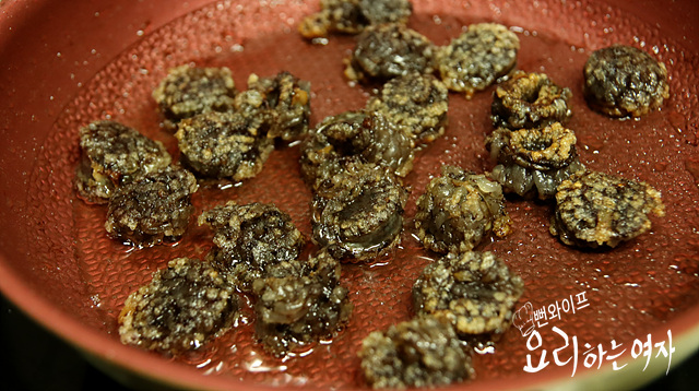 Fry the blood sausage — step photo 2