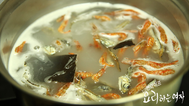 Make the broth — step photo