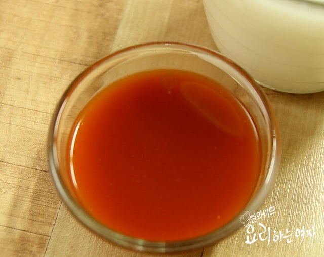 Prepare the broth for budae jjigae — step photo 2