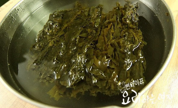 Clean the rock seaweed — step photo 1